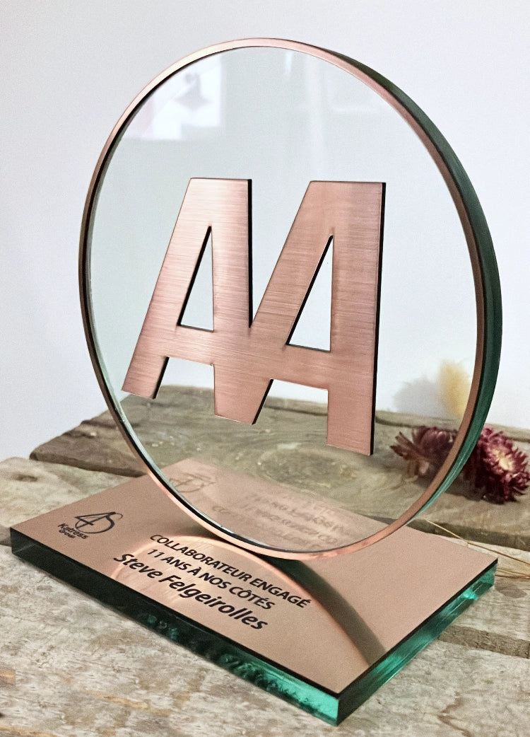 Trophées Personnalisés sur Mesure