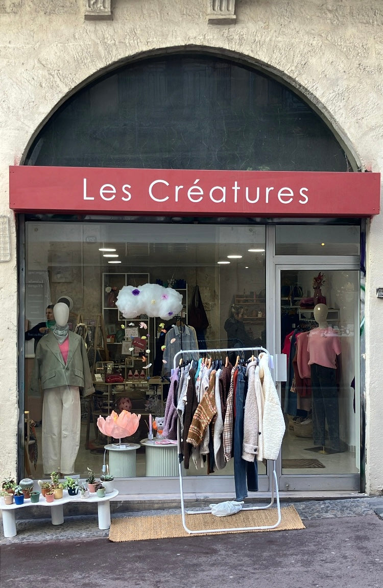 lettres adhésives pour enseigne extérieure boutique montpellier pose facile avec gabarit