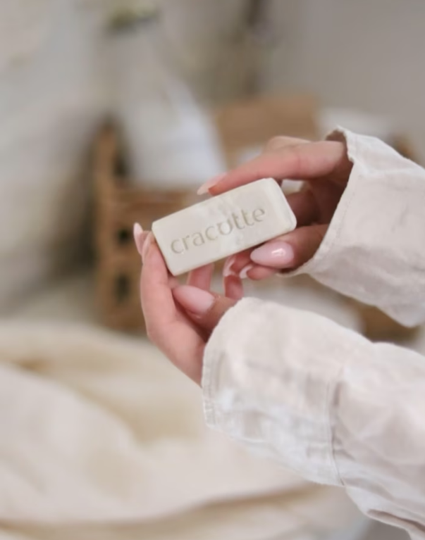 tampon savon personnalisé pour le savon détachant solide Cracotte - credit Photo Mathilde Villemejeanne 