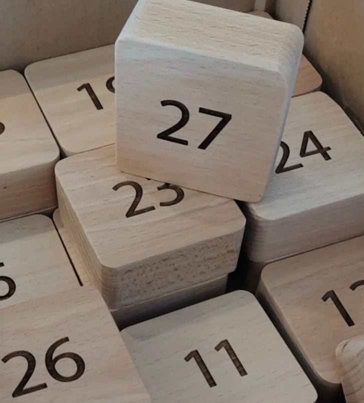 numéro de table restaurant bois hêtre artisanal gravure laser montpellier