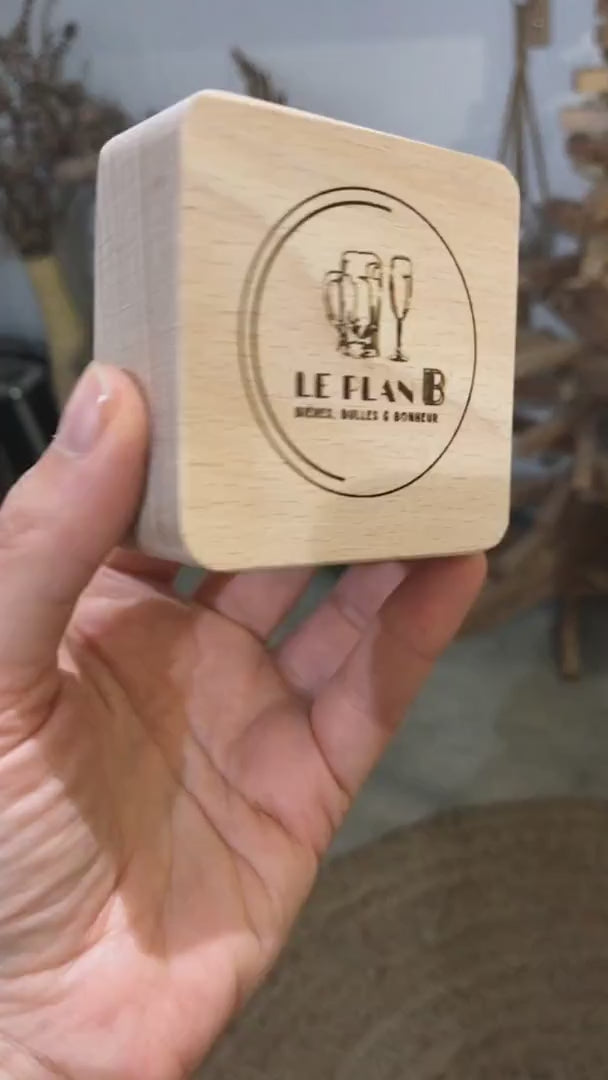 numéro de table personnalisé avec logo et qr code restaurant le plan B Béziers